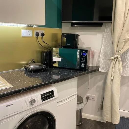 Vika Residence Deluxe Apartments Wednesbury Holiday Resort 外观 照片