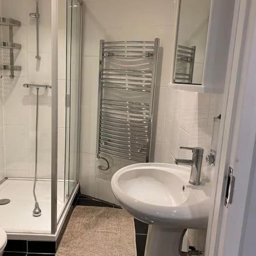 Vika Residence Deluxe Apartments Wednesbury Holiday Resort 外观 照片